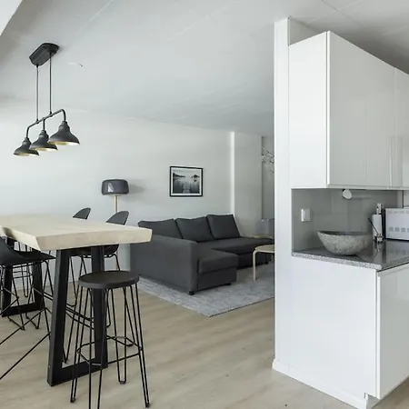 Modern 4 In Center Vaasa