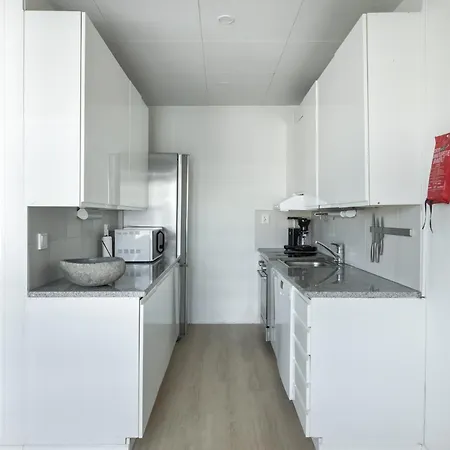 Modern 4 In Center *